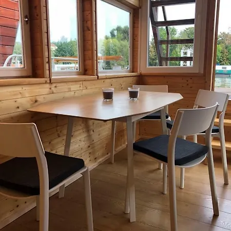Úszó hotel Cassiopeia - Hausbot For 6